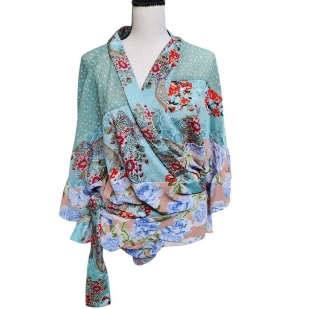 Gigio Boho Kimono Wrap Top Size Large Butterfly Sleeves Tie Closure Green Floral